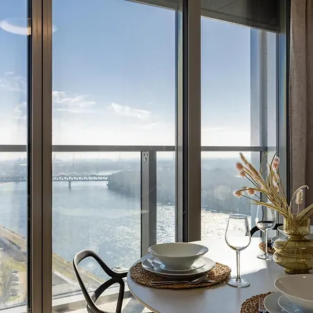 Eurovea Tower Retreat With Parking