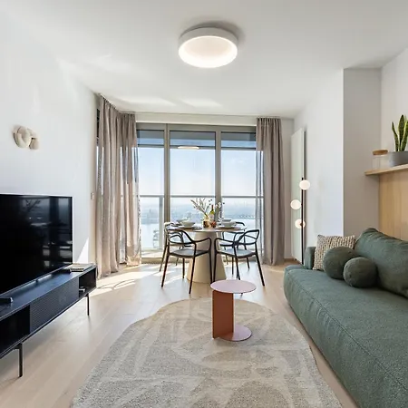 Eurovea Tower Retreat With Parking Bratislava
