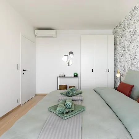 Daire Eurovea Tower Retreat With Parking *