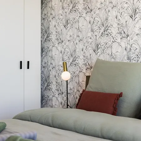 Eurovea Tower Retreat With Parking *