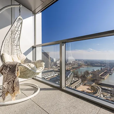 Eurovea Tower Retreat With Parking *